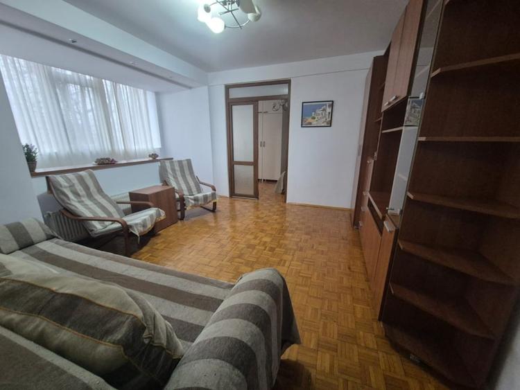 chirie 2 camere Nitu Vasile, 5 min pana la metrou cu loc de parcare - 1
