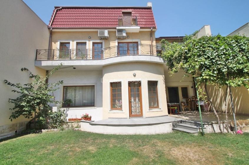 Casă cu 8 camere în Tomis II Casă cu 8 camere în Tomis II