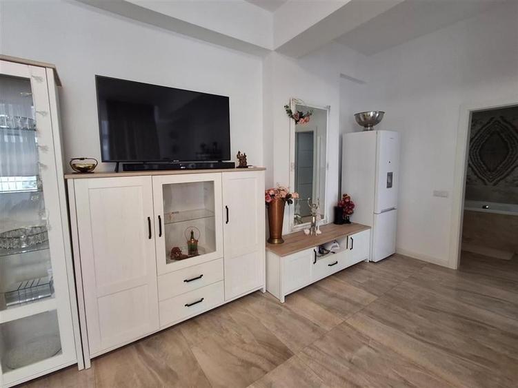 Apartament 3 camere 2 bai parcare zona Doamna Stanca - 6