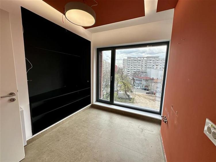 Spatiu de birou de inchiriat - 121 mp  - mentenanta inclusa - 3