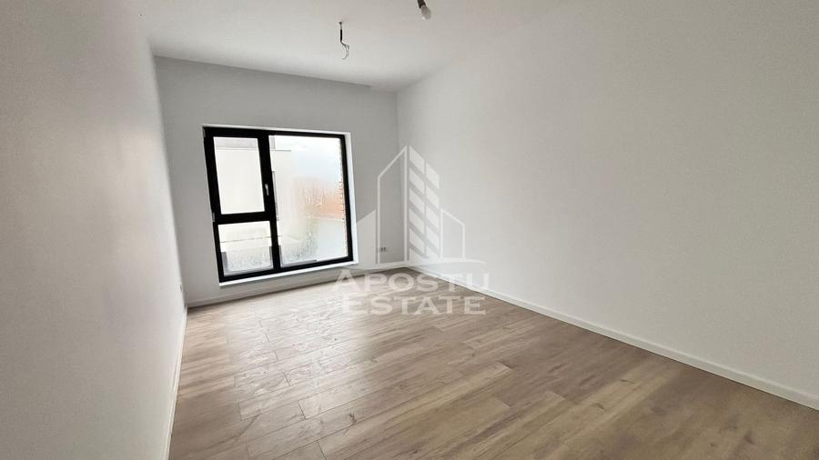 Casa individuala in zona Buziasului, carport - 8