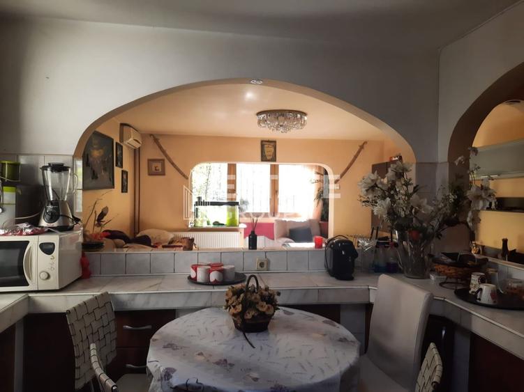 Apartament 3 camere, decomandat, parter - 1