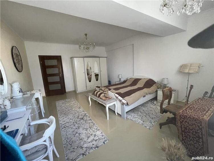 Apartament cu 3 camere decomandat în Dorobanți