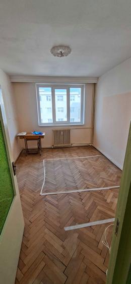 Apartament 3 camere, et. 3, zona Orion, Piatra Neamt - 4