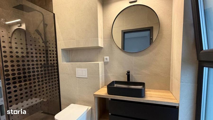 Apartament cu 4 camere decomandat, mobilat în Central