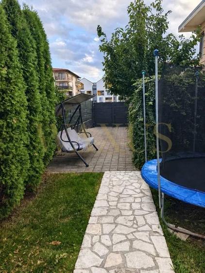 Duplex cu 4 camere cu Canalizare în Florești