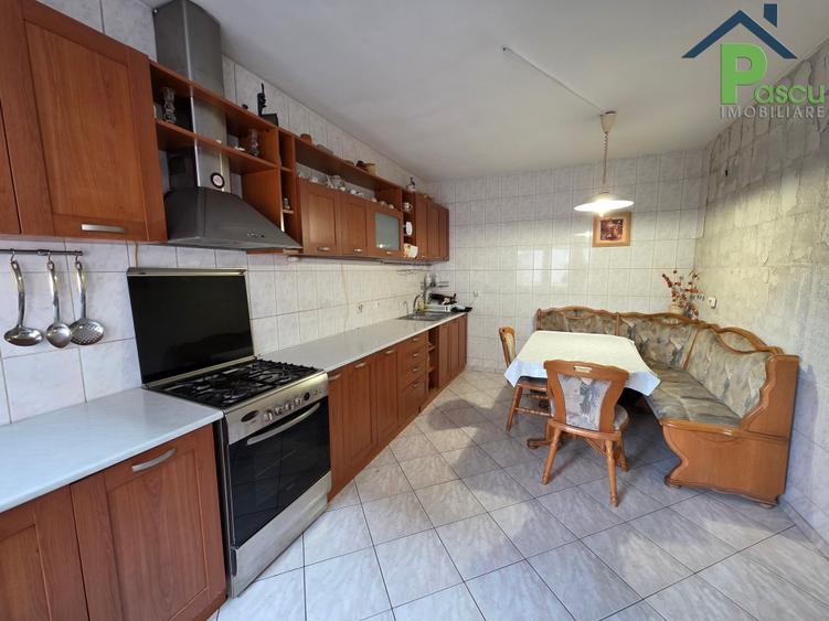 Vila Brancoveanu, Alunisului, S+P+1+M, 311 mpu, teren 200 mp, garaj - 10