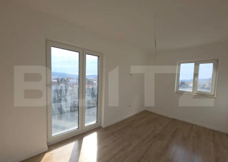 Apartament 3 camere, 56 mp, 2 balcoane (11 mp + 6,35 mp), fi - 3