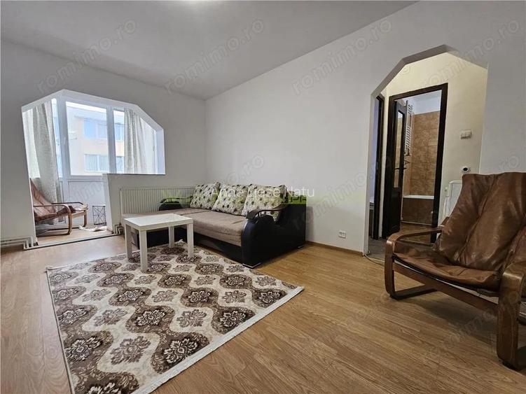 Apartament 2 camere renovat in Tractorul