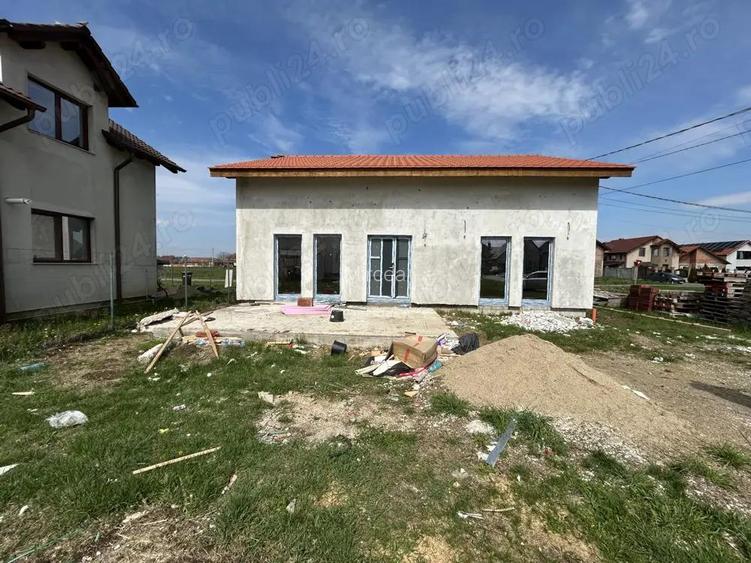 Vand vila noua la nivel,Fantanele,jud.Arad,st.300 mp,la gri