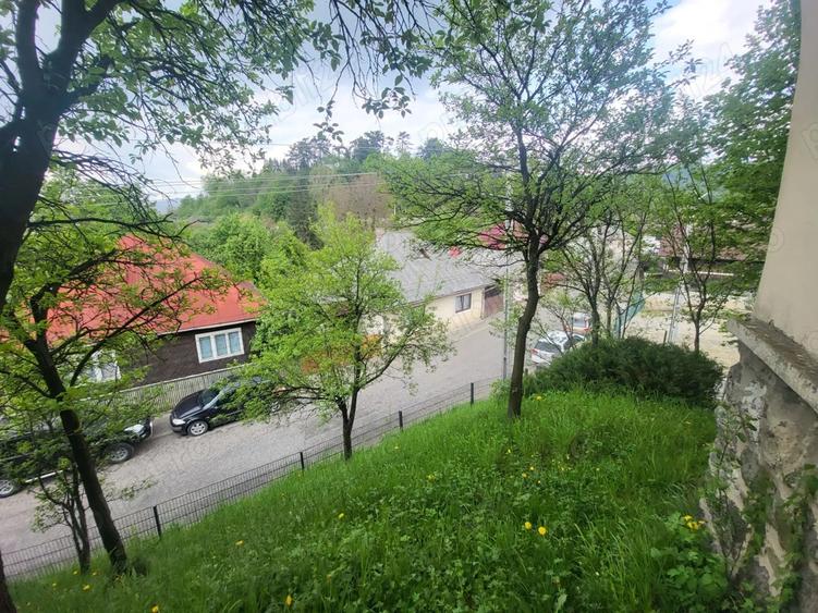 Casa cu pozitie deosebita in zona centrala - 6