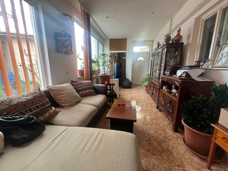 Casa  cocheta , la sol, caramida, teren 386 mp/desch. de 13 m,garaj, 299000 euro - 5