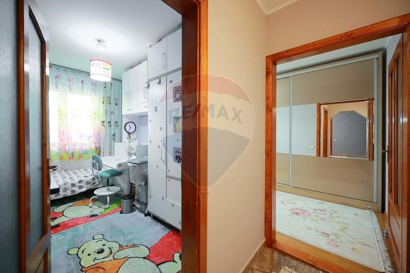 De vanzare Apartament cu 4 camere, langa Podul Centenarului - 33