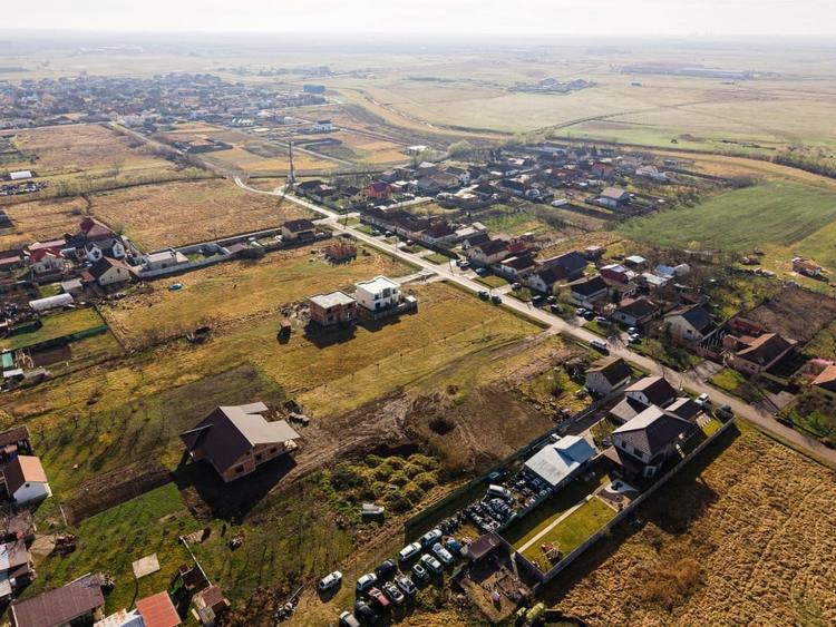 Teren 1028 mp Sanandrei, strada asfaltata – Comision 0% - 12