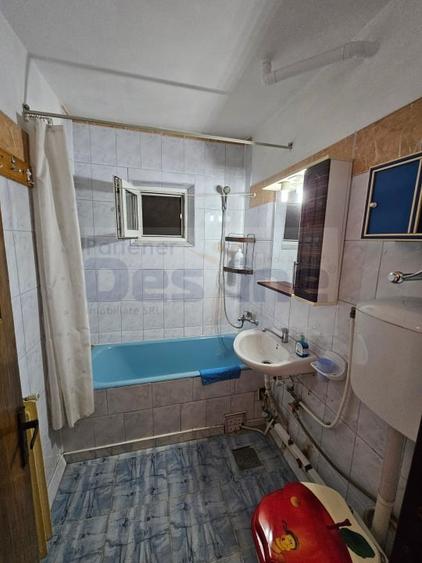Apartament 3 camere Semidecomandat - Baza 3 - Etaj intermediar - 7