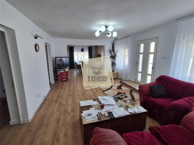 Casă cu 7 camere cu Teren 810 Mp în Central