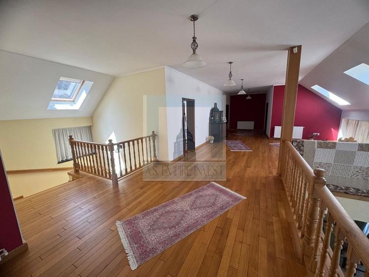 Casa/Vila deosebita 11 camere mobilata-utilata LUX -zona Hoghiz/Brasov - 11