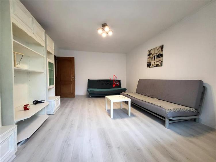 UNIRII-LOCATIE-3 CAMERE DECOMANDAT / ETAJ 2 / SEMISTRADAL - 1