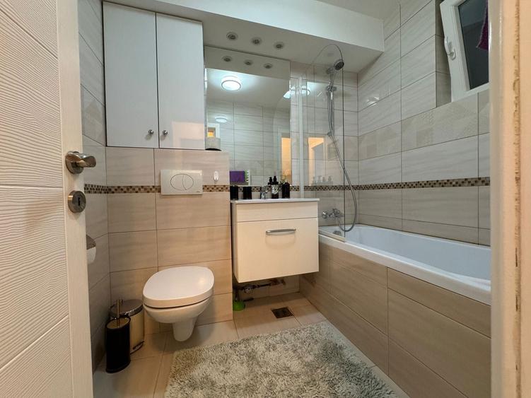 Inchiriez apartament 3 camere, decomandat + parcare, Tatarasi - 3