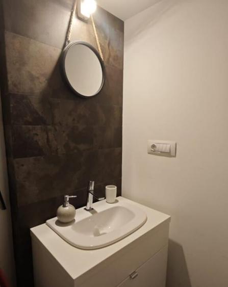 Apartament premium, de vanzare, cu 2 camere, 60 mp, zona Hot - 3