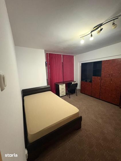 2 cam d 54 mp zona podul de fier la strada etaj 1/4 renovat 450 eur - 4