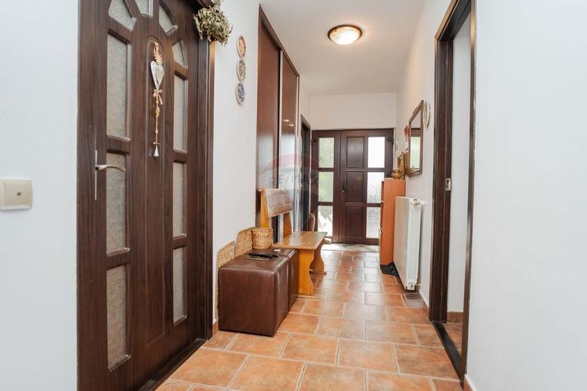 Casa cu Piscina de Vanzare, 500mp Teren, Str. Victoriei-Valea Lupului - 2