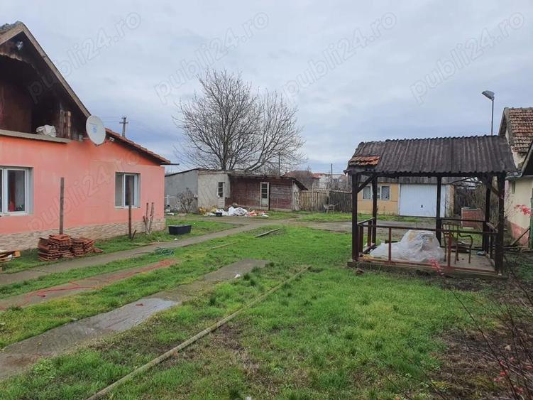 Casa individuala, 4 camere, teren 2.175 mp Mailat, com. Vinga! - 2