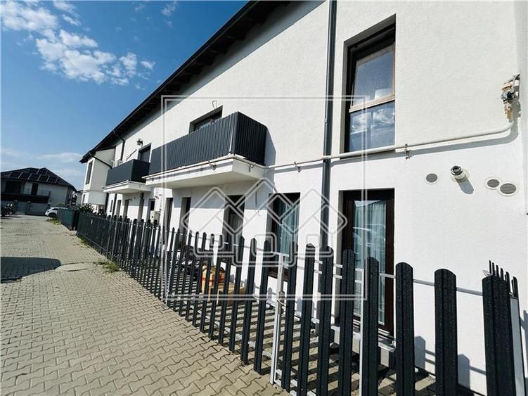 Apartament de vanzare in Sibiu - 4 camere, balcon - ap la vila - 1