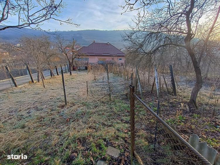 Casa generoasa cu 4 camere / str. Pomilor - 14