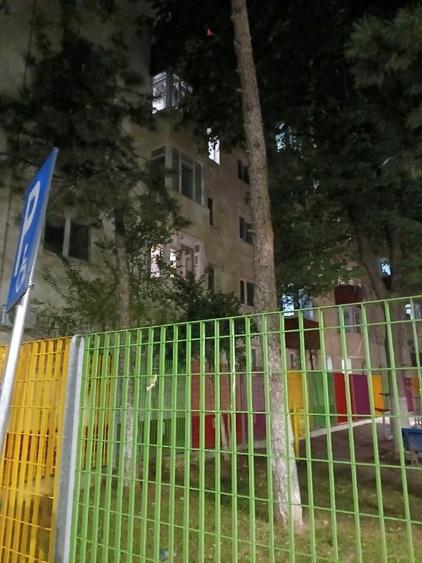 Vind apartament 2 camere Bd Luica nr 13 Berceni - 3