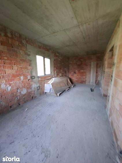 De vanzare Vila la rosu din caramida in aropiere de Roman, 76.000 euro - 16