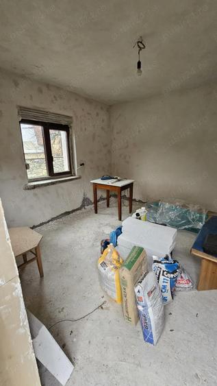 Vand Casa par?ial renovata - 1