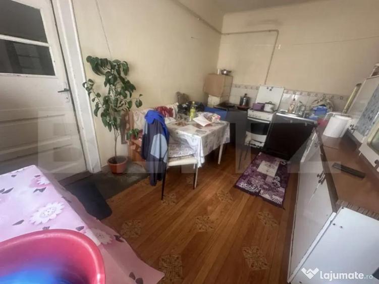 Casa de locuit, 252 mp cu 842 mp teren, zona Titulescu - 7