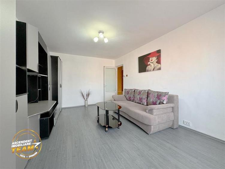 Apartament cu 2 camere decomandat, mobilat în Lenin