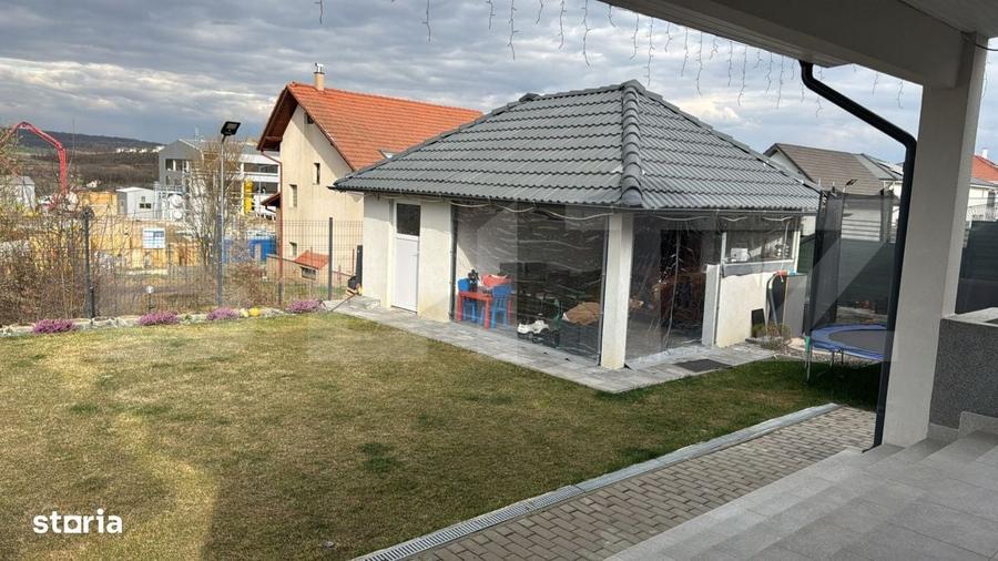 Casă cu 4 camere cu Teren 550 Mp în Corunca