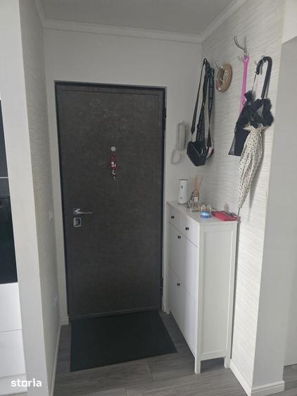 Apartament cu 3 camere decomandat în Micro 16