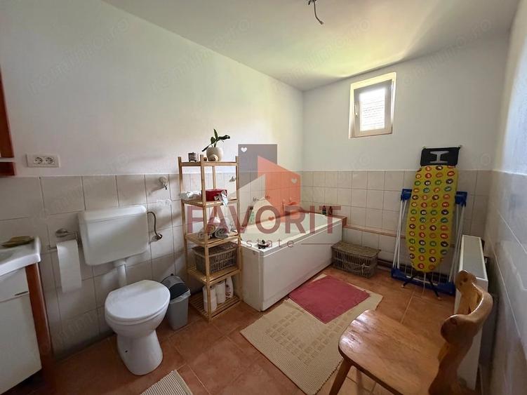 Casă cu 4 camere cu Teren 1514 Mp în Ianova