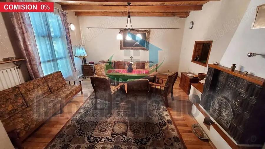 Casă cu 6 camere cu Teren 1658 Mp în Colțirea