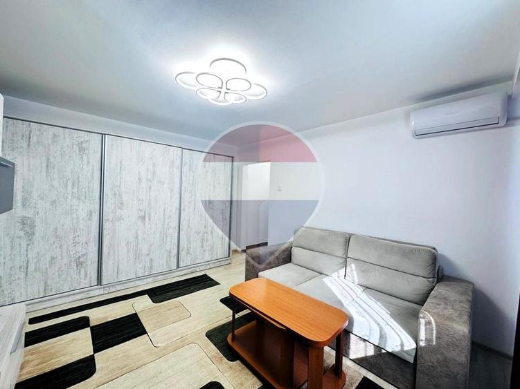 Apartament cu 2 camere semidecomandat, mobilat în Giurgiului