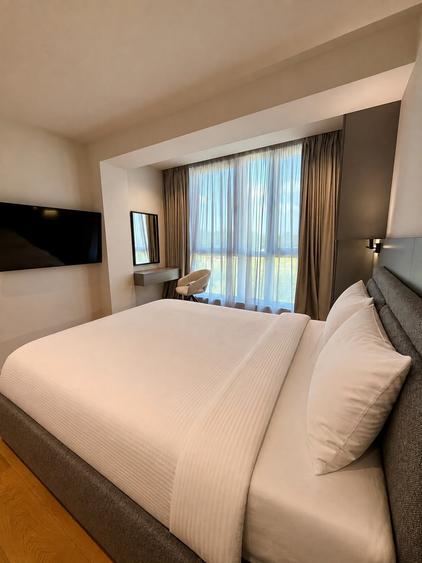 Apartament cu 3 camere semidecomandat în Pantelimon