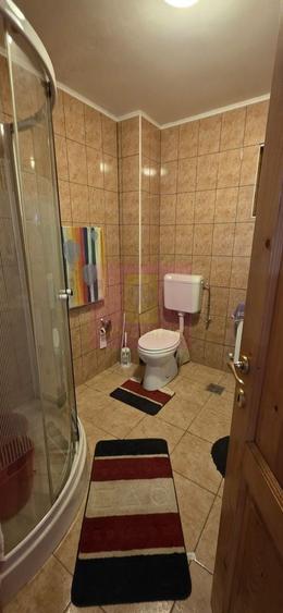 Casă individuală cu 4 camere cu Canalizare în Est