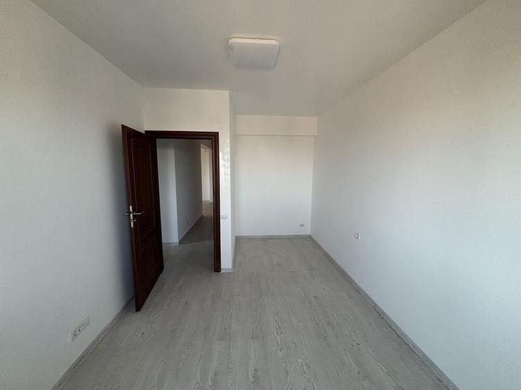 Apartament cu 3 camere decomandat în Albert