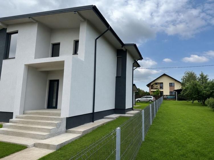 Casă cu 4 camere decomandat în Cug