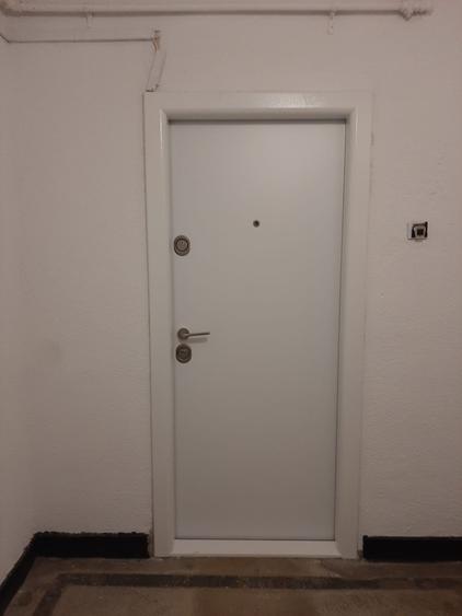 Garsonieră decomandată în Decebal