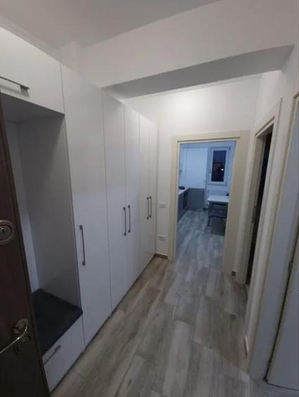 Garsonieră decomandată, mobilată în Podu Roș