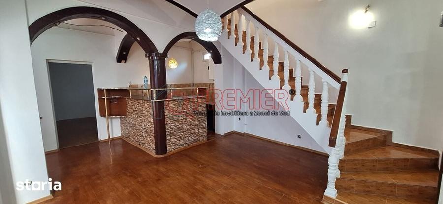 Apartament cu 4 camere în Centrul Civic