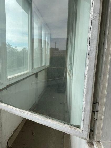 Apartament cu 3 camere decomandat în Tei