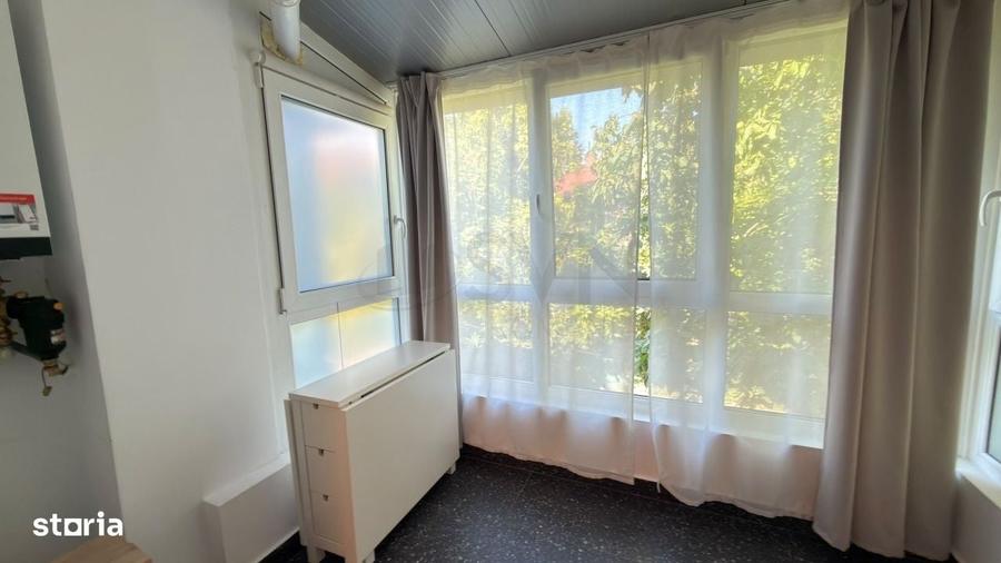 Apartament cu 3 camere semidecomandat în Primăverii