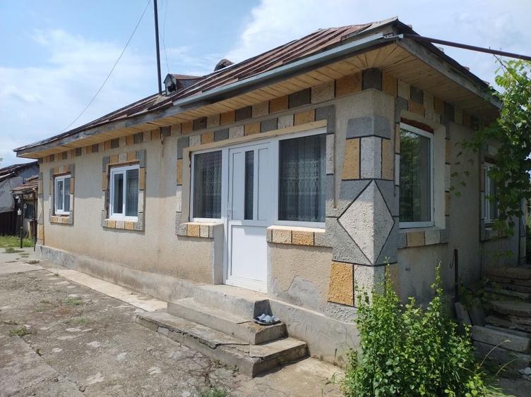Casă cu 4 camere în Malamuc