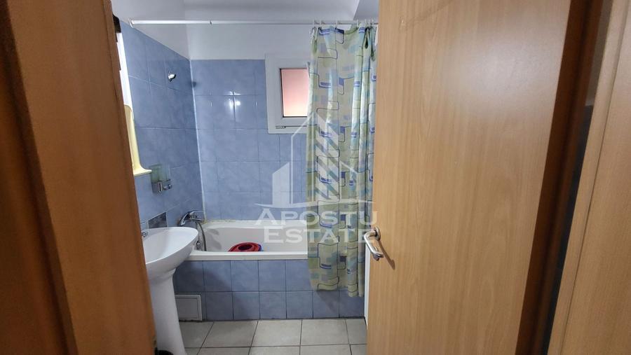 Casă individuală cu 17 camere cu Canalizare în Chișoda